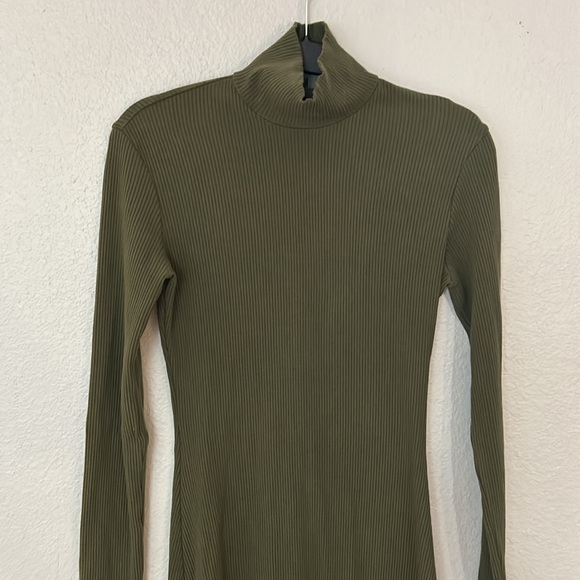 Reformation long sleeve turtle neck rib knit dress - Picture 5 of 8